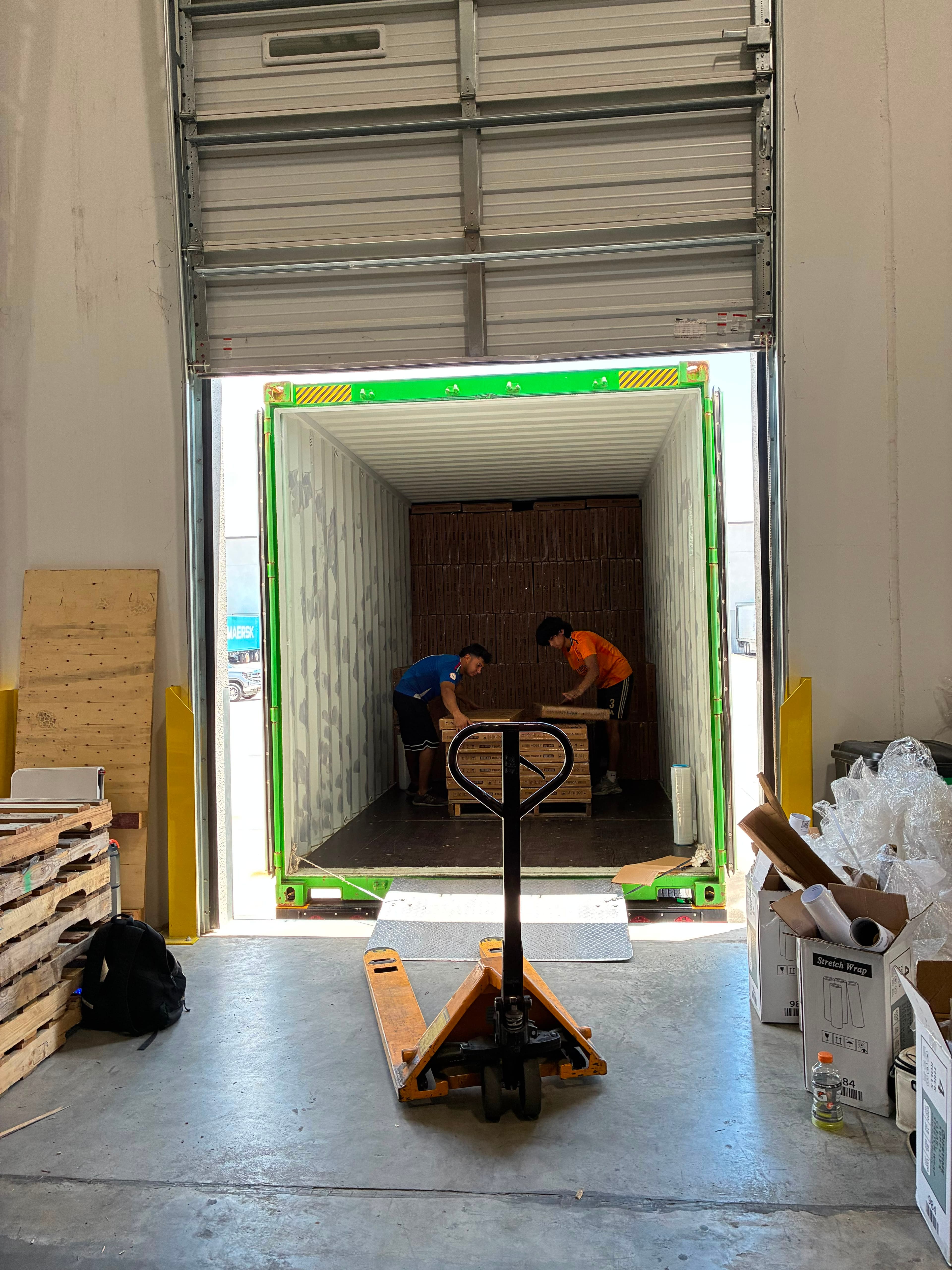 Freight handling and logistics crew